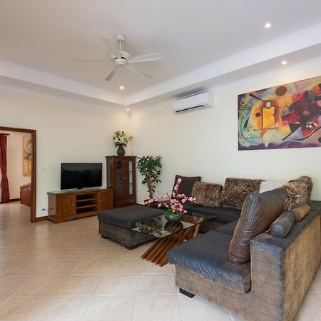 Village Austria Luxury Pool Villas Pattaya Exterior photo