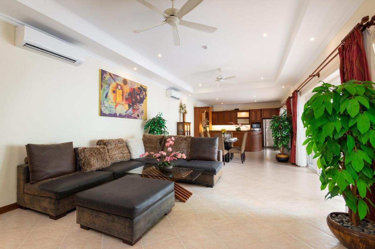 Village Austria Luxury Pool Villas Pattaya Exterior photo