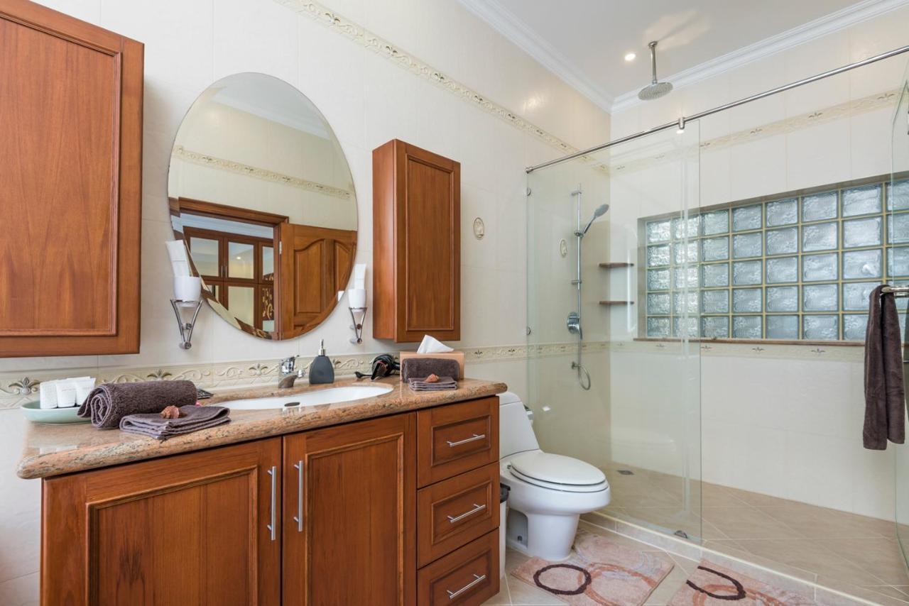 Village Austria Luxury Pool Villas Pattaya Exterior photo